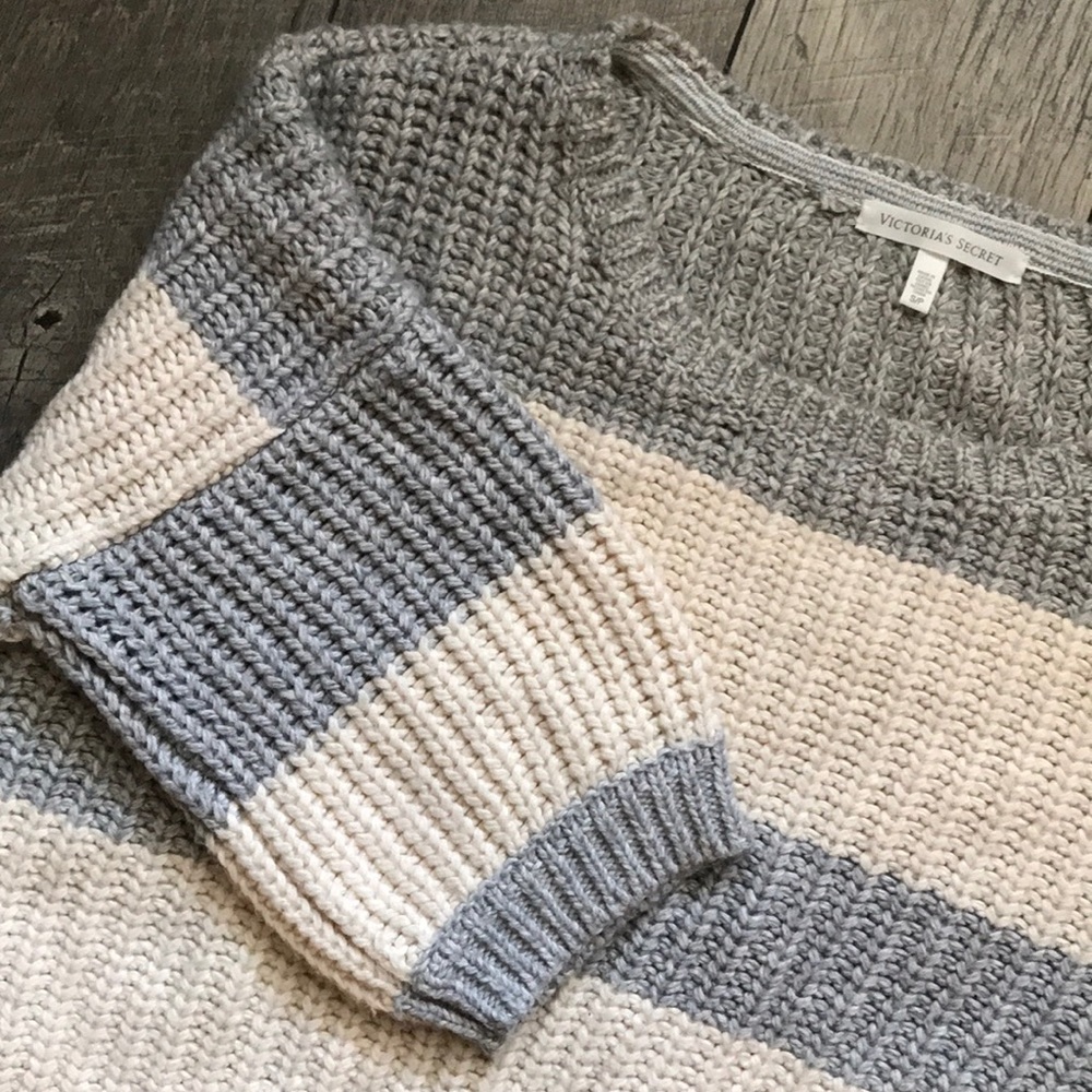 Victoria’s Secret Wool Blend Chunky Knit Sweater - Picture 2 of 9